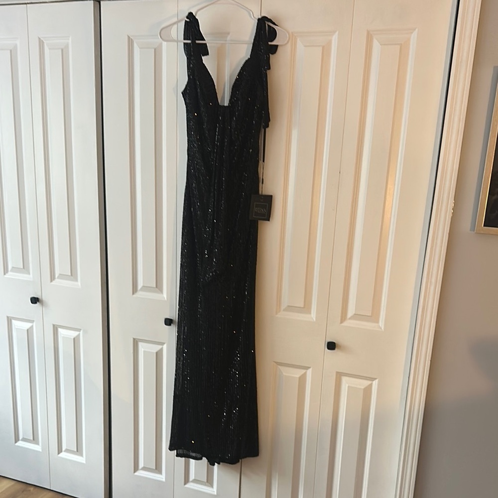 Mac Duggal Black Sequin Plunge Gown